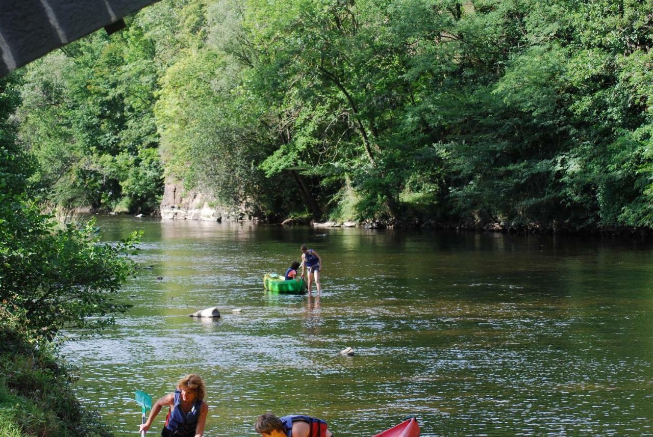 Saint-Gal-sur-Sioule Camping Du Pont De St Gal מראה חיצוני תמונה