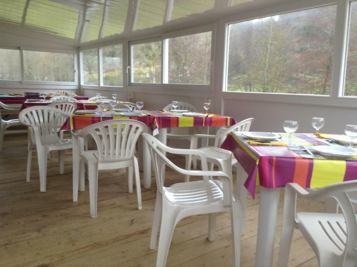 Saint-Gal-sur-Sioule Camping Du Pont De St Gal מראה חיצוני תמונה
